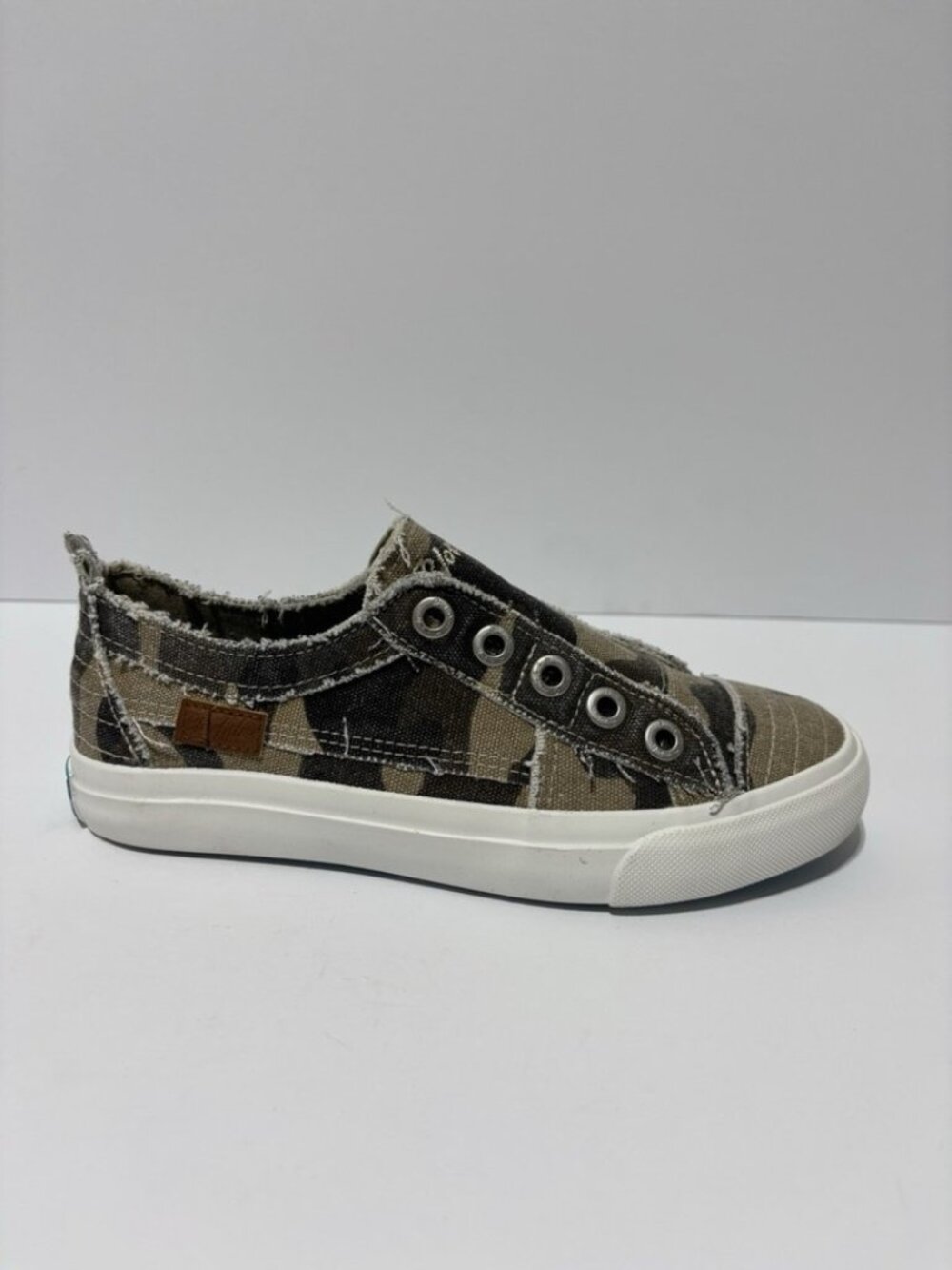 Blowfish Malibu Women’s Play Slip-On Sneakers Camo, Size 6 M